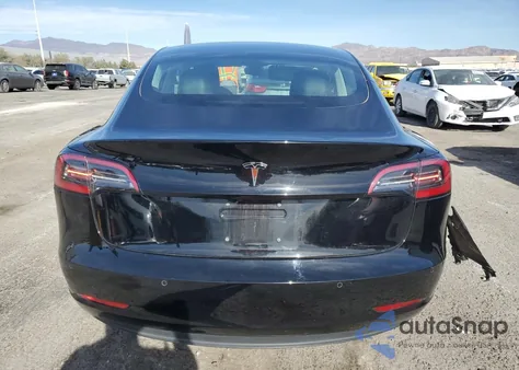 2018 Tesla Model 3 из США, поврежденный, VIN 5YJ3E1EA9JF156983